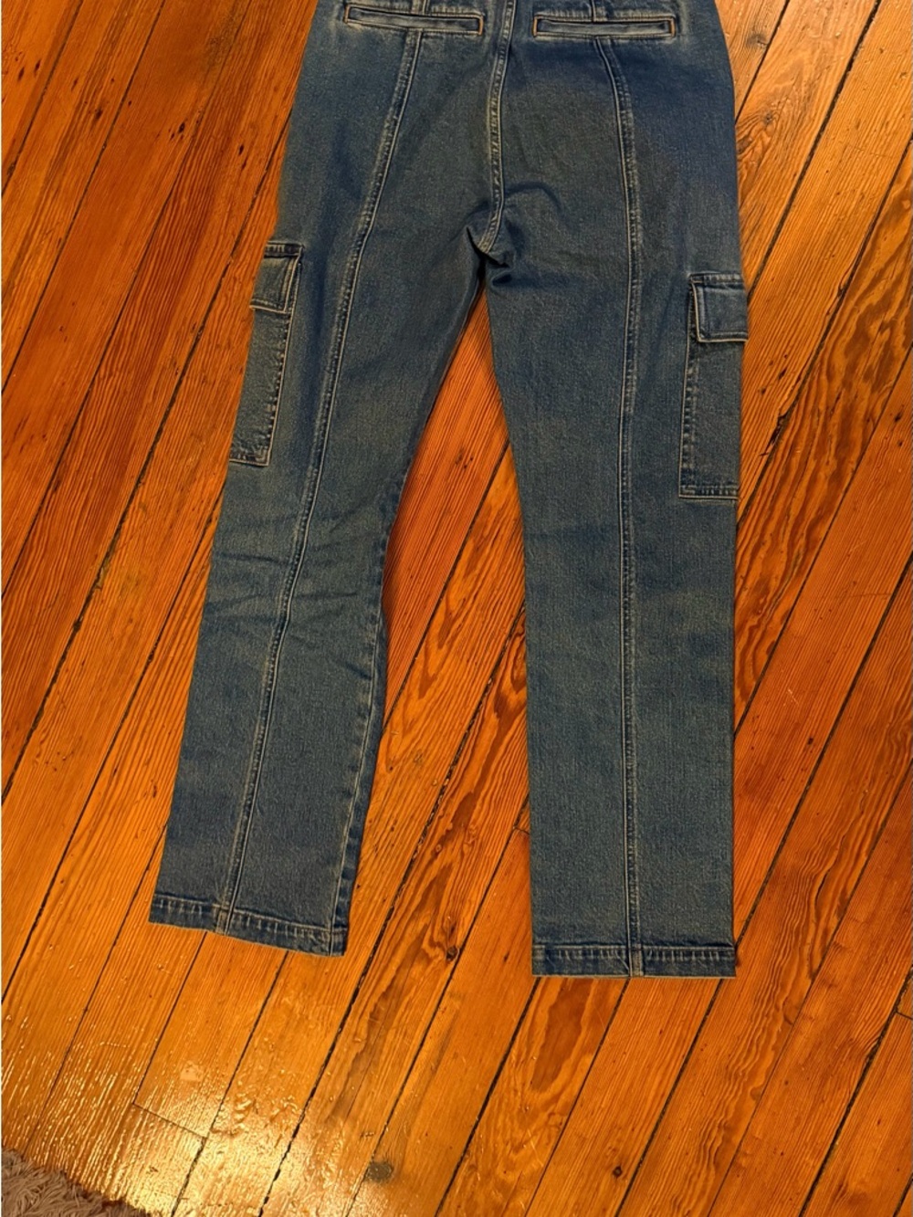 Madewell 90’s Straight Utlility Cargo Jeans in Medium Blue - Picture 9 of 9